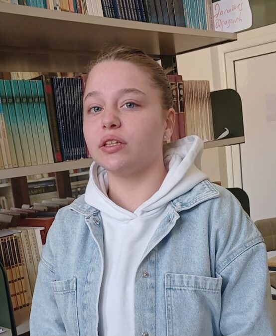 Ученица Средње школе Брус у финалу такмичења „Франкофона песма“