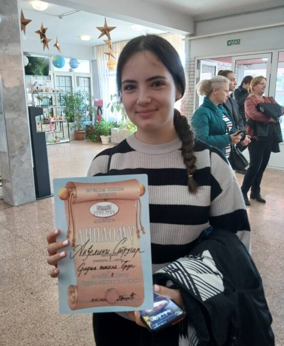 Друго место Анђелине Стругар на окружном такмичењу из математике